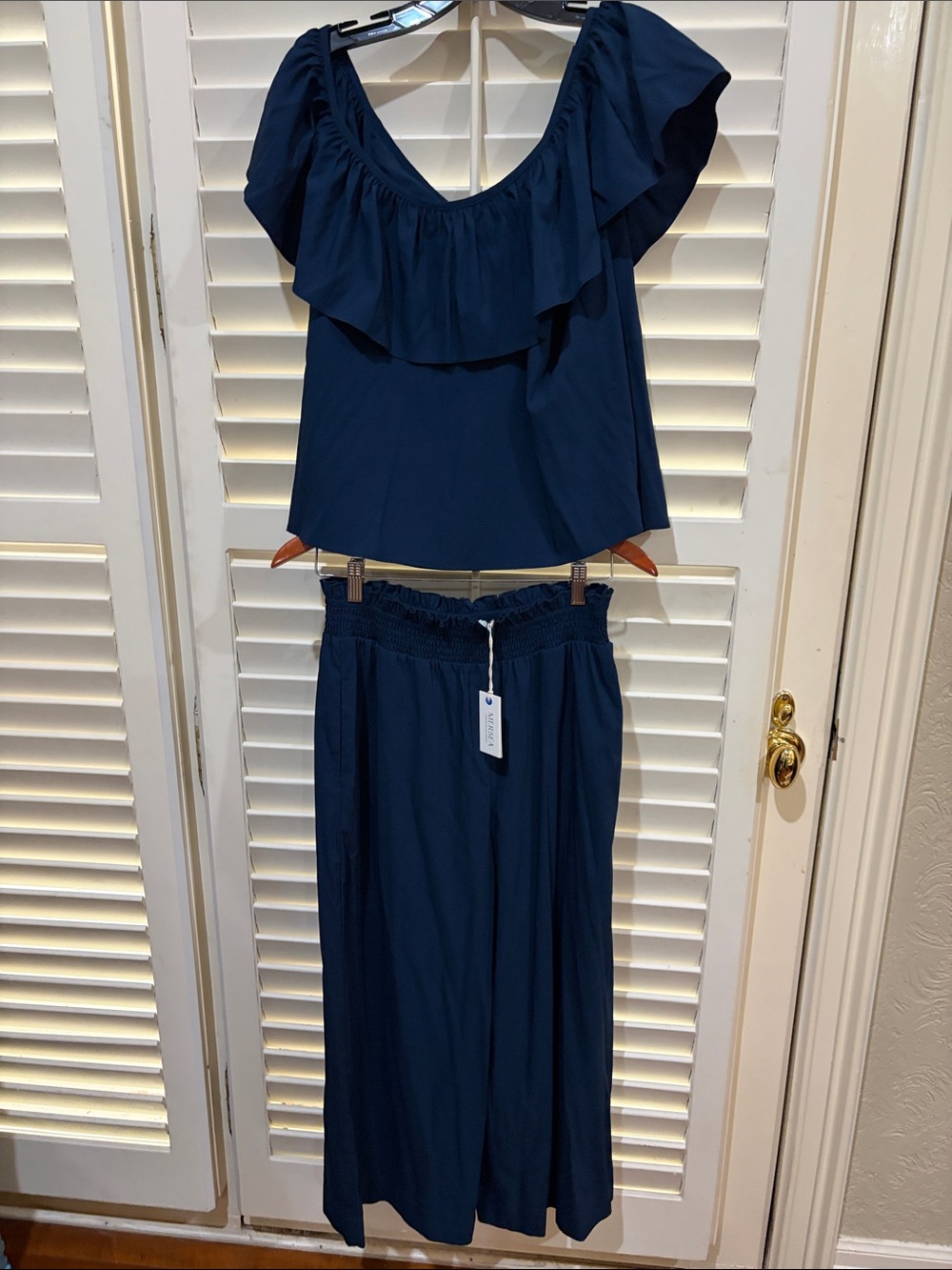Metsea.Navy Ruffle Top & Wide-Leg Pants Set. Size Medium NWT